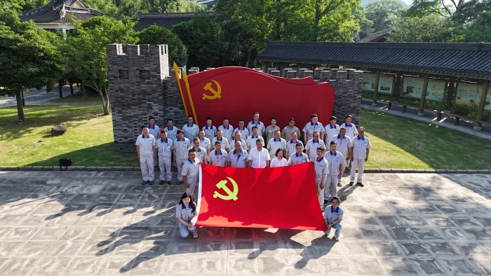 華豐船舶黨支部赴新建村南洞開展主題黨日活動(dòng)